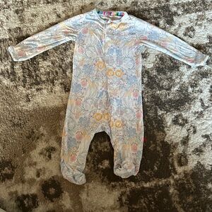 Floral jungle Print Footed One-Piece Pajamas - magnetic me